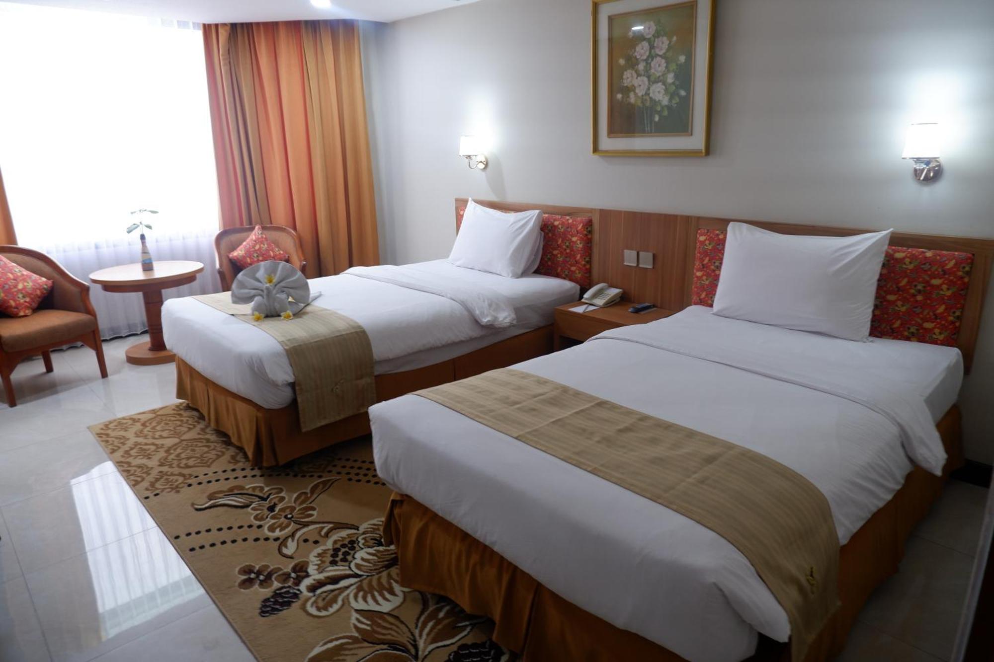 Horison Ultima Bandung Hotell Exteriör bild