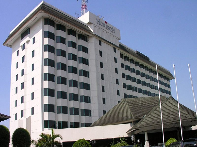 Horison Ultima Bandung Hotell Exteriör bild